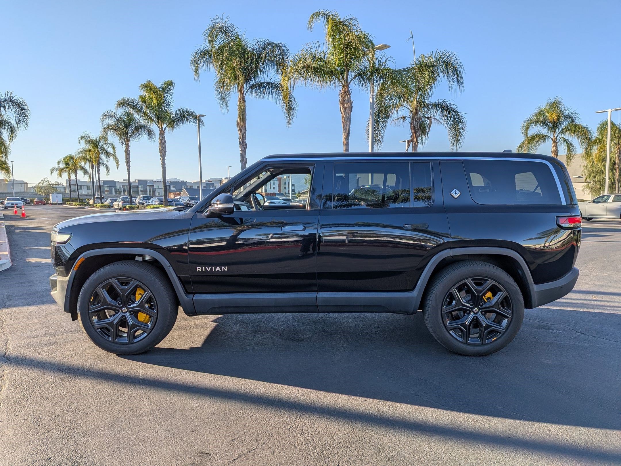 Used 2022 Rivian R1S Launch Edition image 6