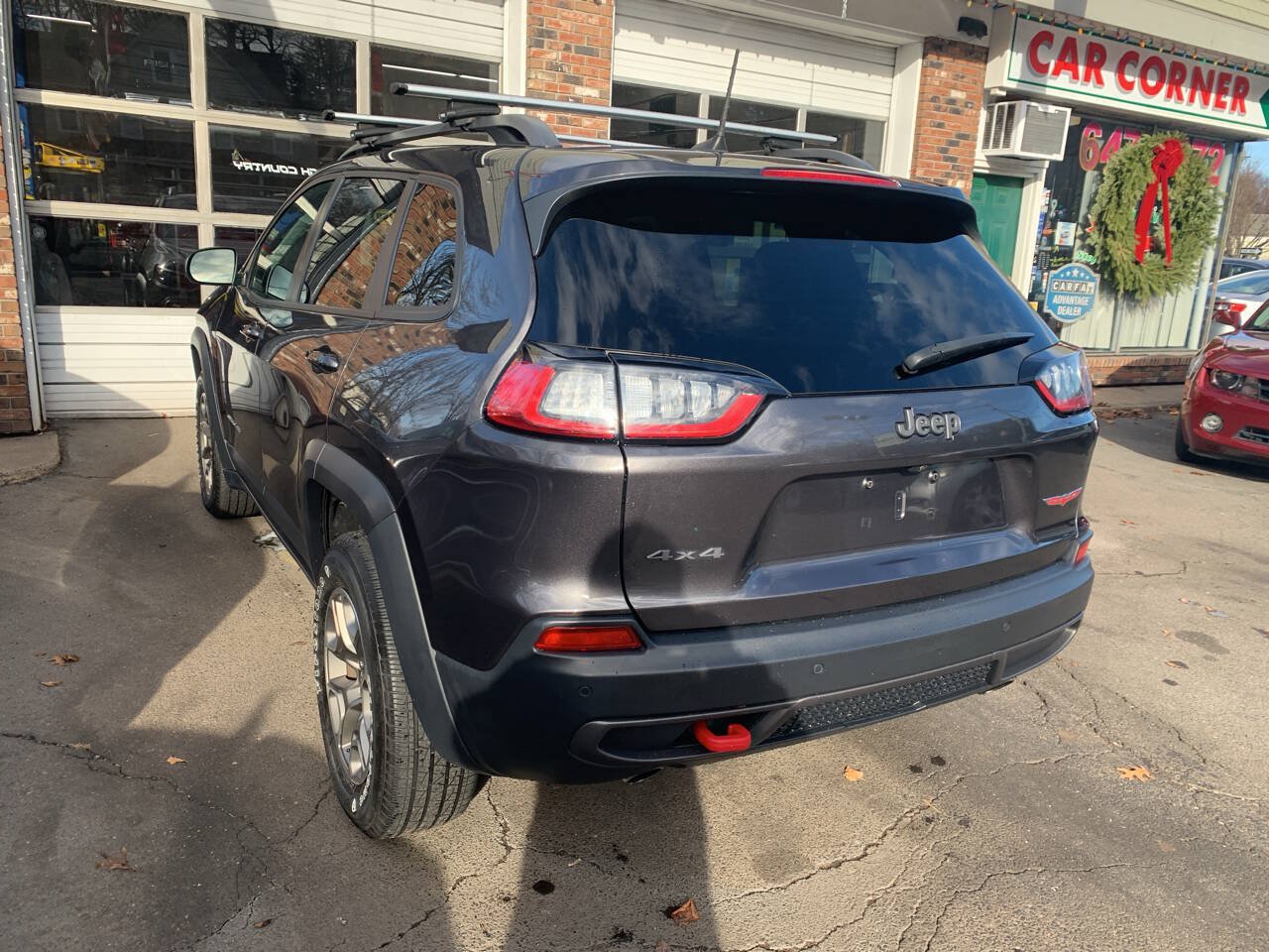 Used 2020 Jeep Cherokee Trailhawk AWD/4WD image 5