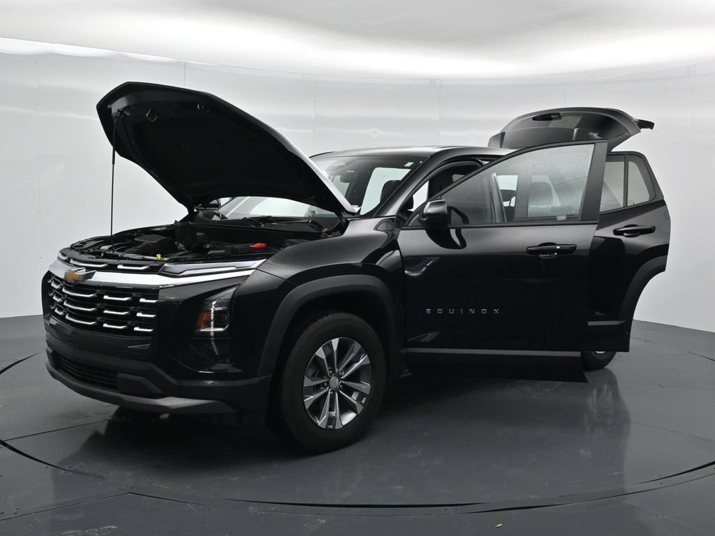 Used 2026 Chevrolet Equinox LT w/ Convenience Package II FWD image 39