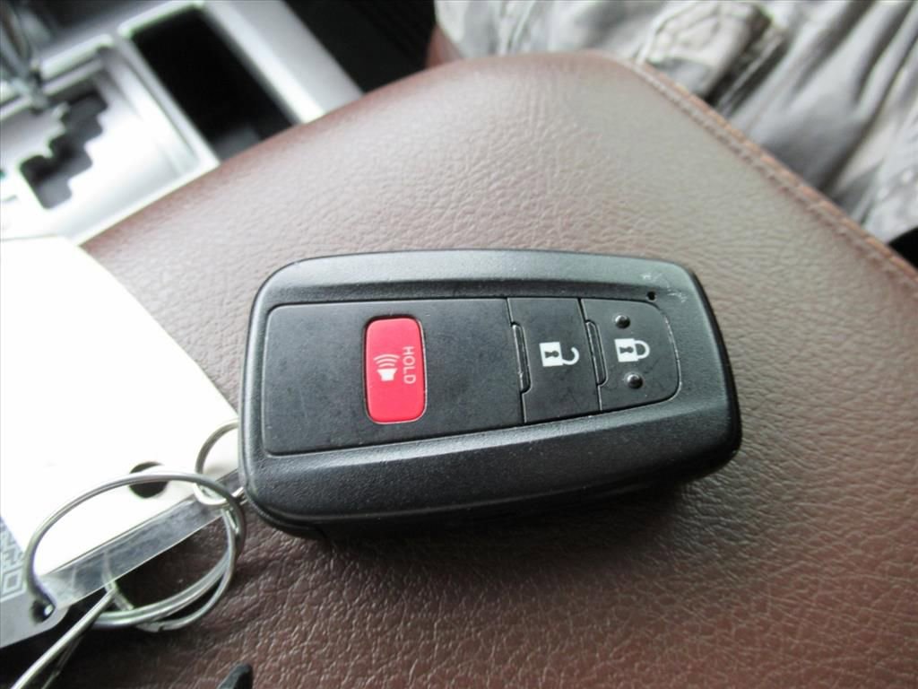 Used 2024 Toyota 4Runner Limited image 32