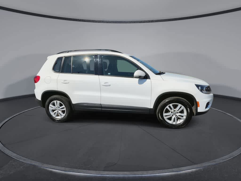 Used 2016 Volkswagen Tiguan S FWD image 9