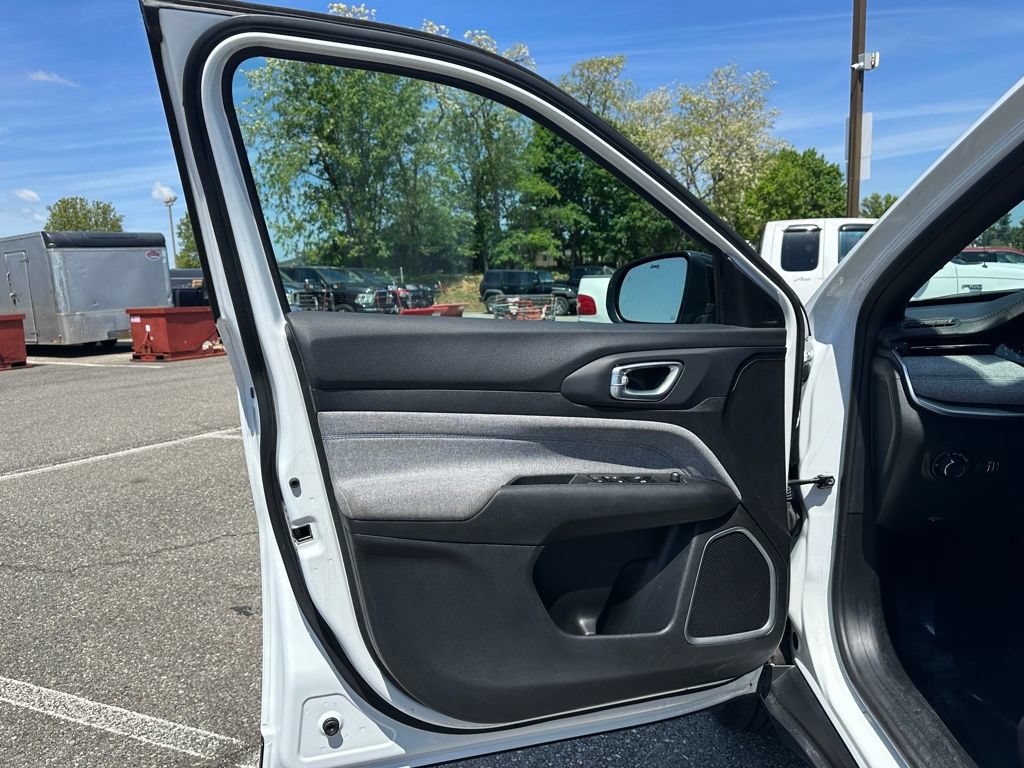 Used 2023 Jeep Compass Sport AWD/4WD image 19