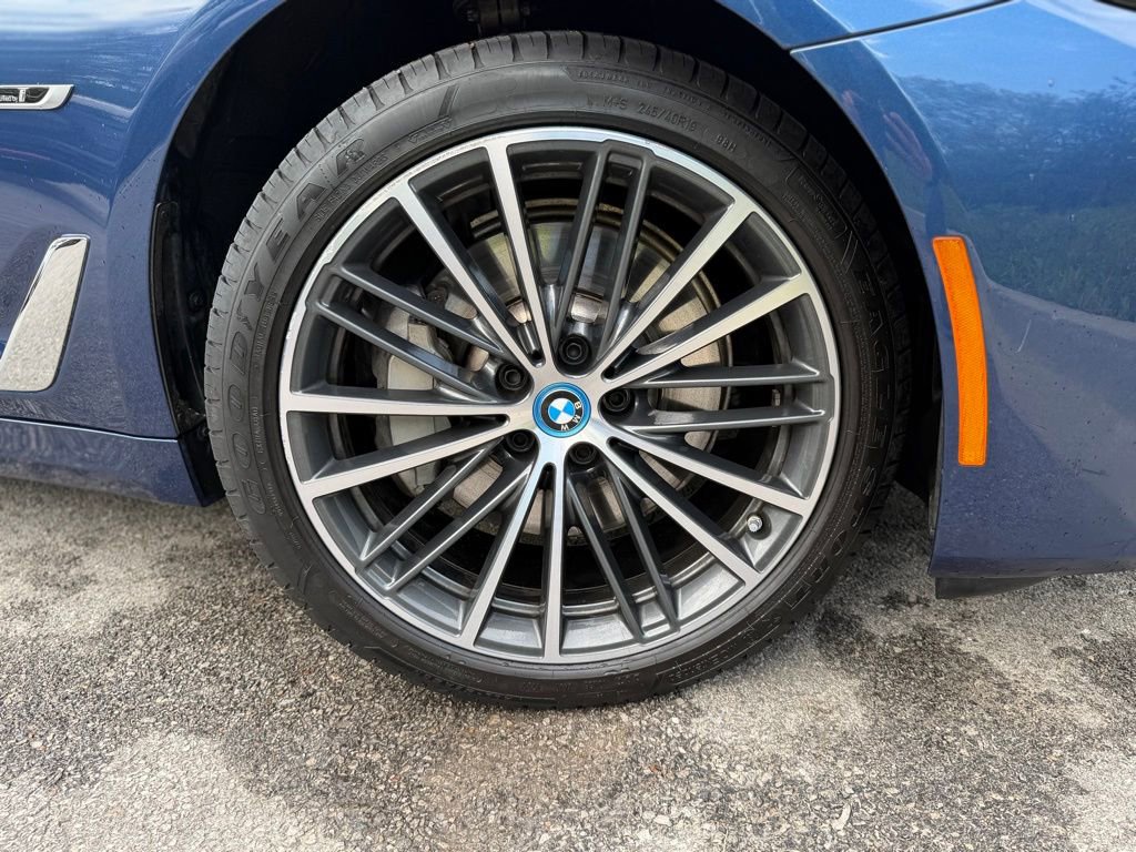 Certified 2023 BMW 530e xDrive w/ Premium Package AWD/4WD image 10