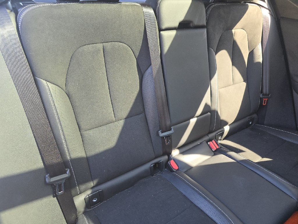 Used 2019 Volvo XC40 AWD T5 image 22