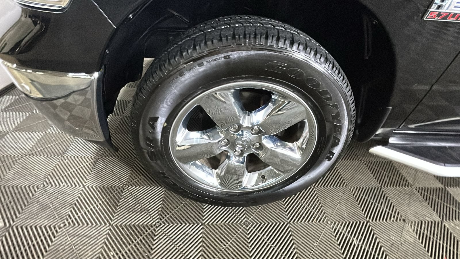 Used 2019 RAM 1500 Big Horn AWD/4WD image 11