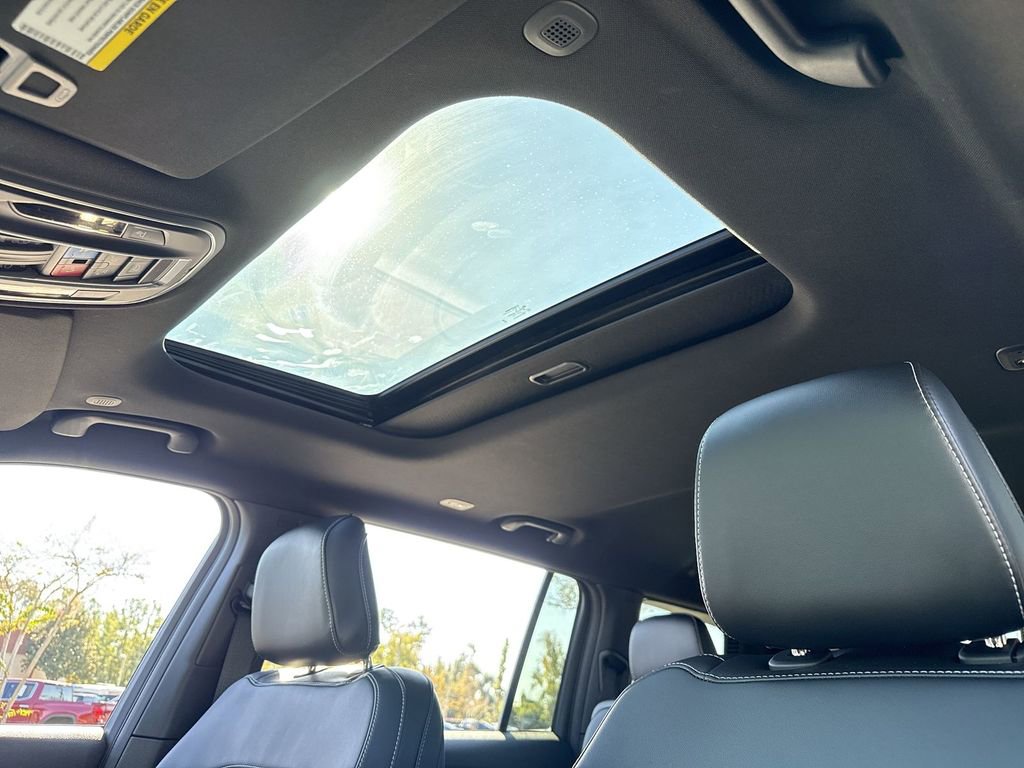 New 2025 Jeep Grand Cherokee L Altitude image 18