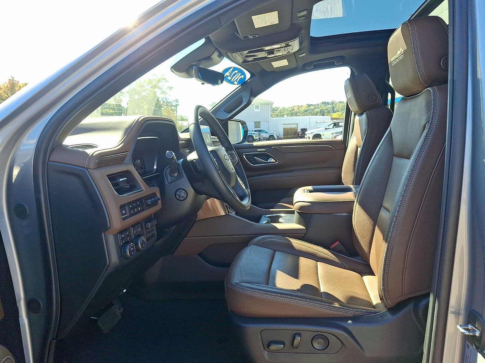 Certified 2024 Chevrolet Suburban High Country AWD/4WD image 14