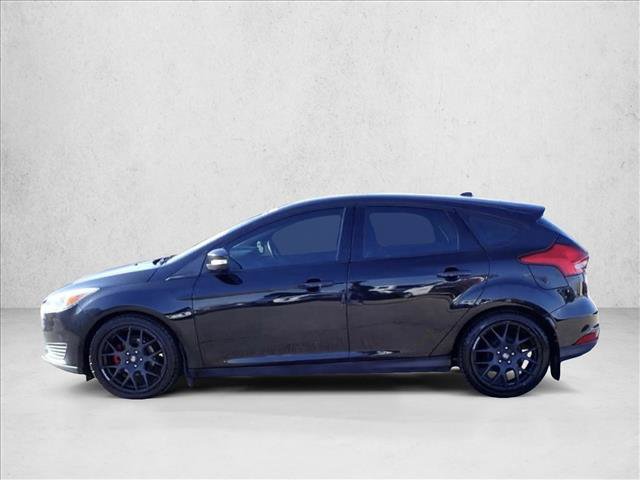 Used 2015 Ford Focus SE FWD image 2