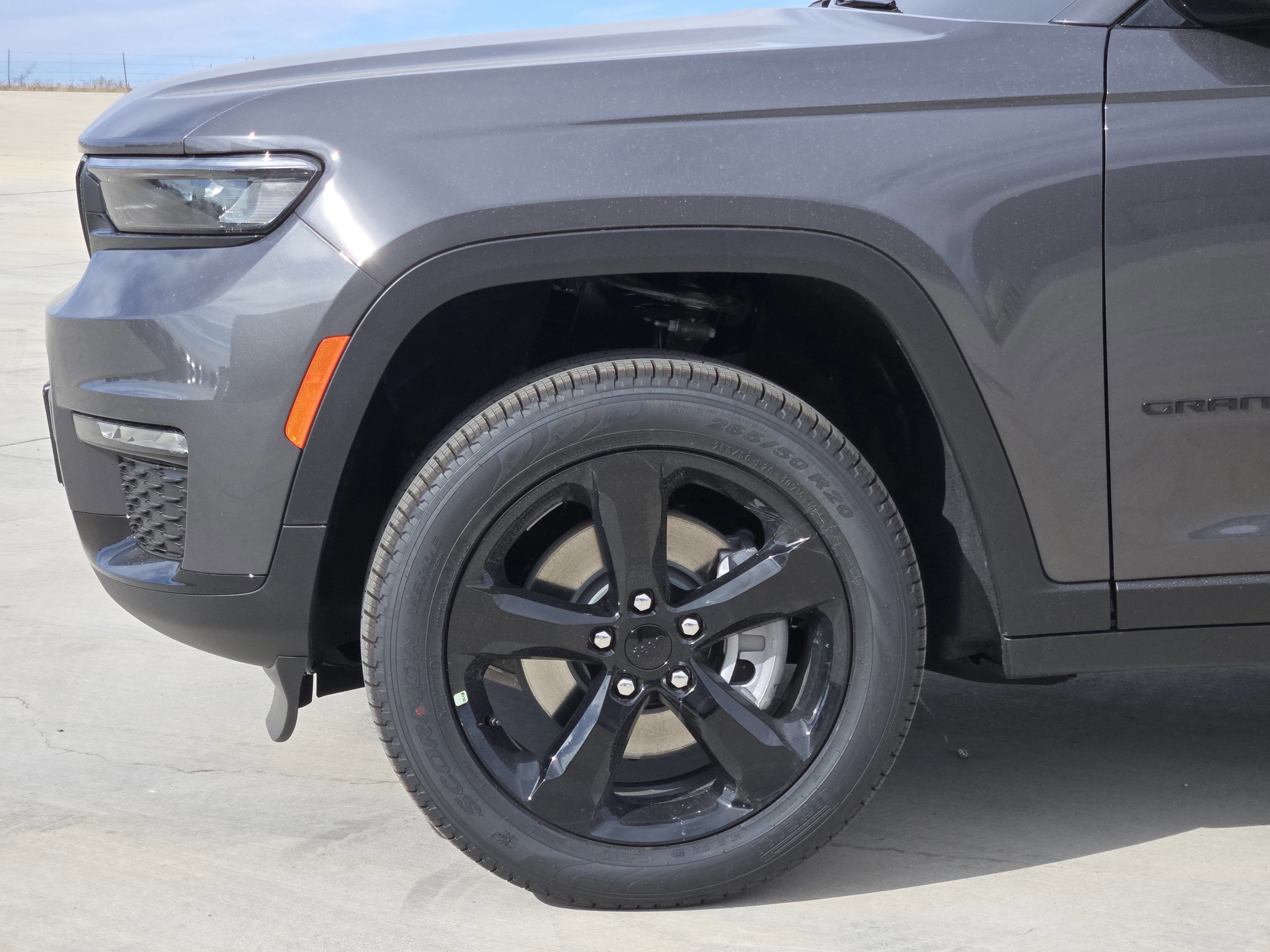 New 2025 Jeep Grand Cherokee L Limited w/ Black Appearance Package image 6