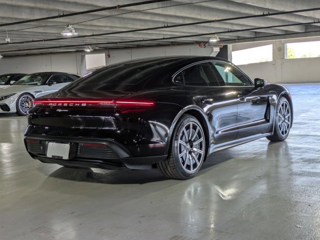 Used 2022 Porsche Taycan image 5