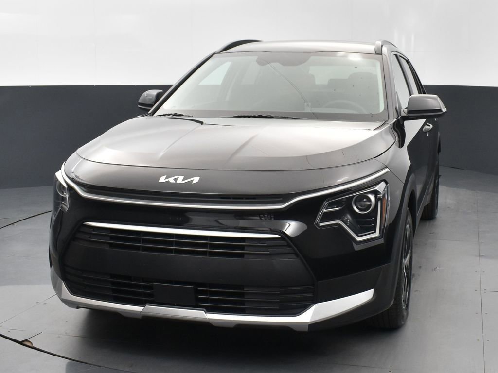 Certified 2025 Kia Niro EX FWD image 3