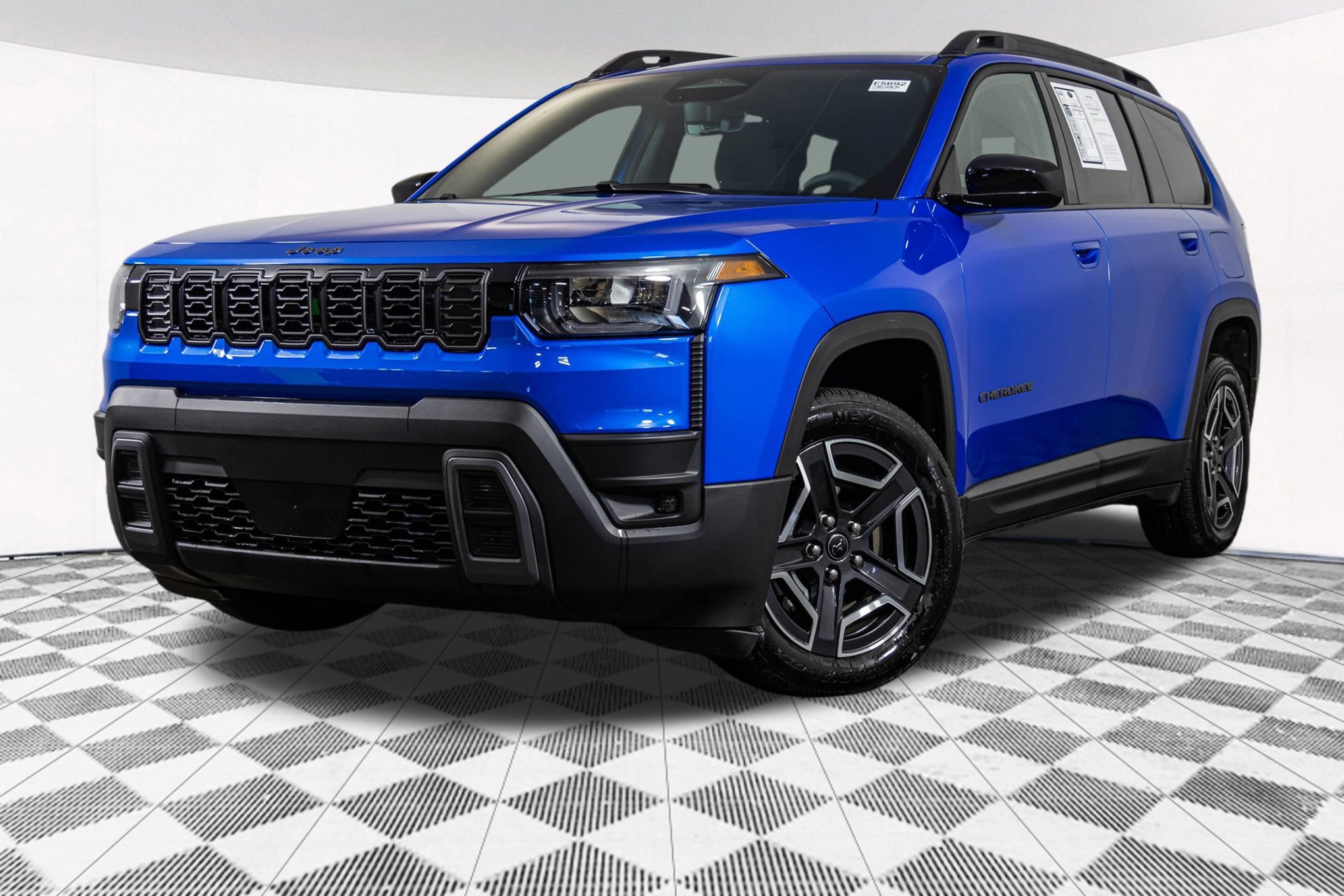 New 2026 Jeep Cherokee Laredo AWD/4WD image 2