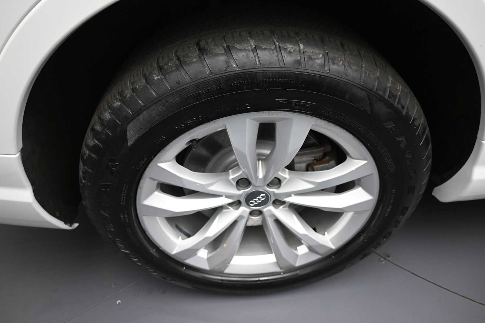Used 2019 Audi Q7 3.0T Premium w/ Convenience Package AWD/4WD image 11