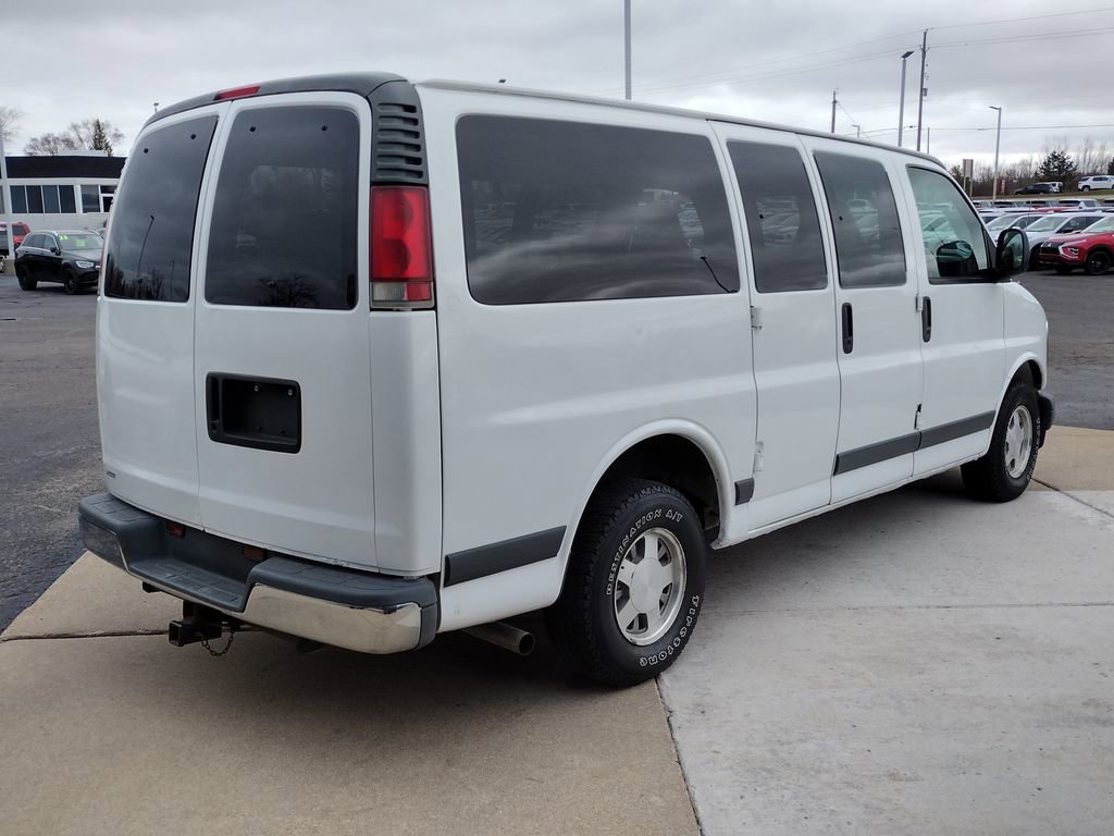 Used 2000 Chevrolet Express 1500 Passenger w/ LS Preferred Equipment Group RWD image 13