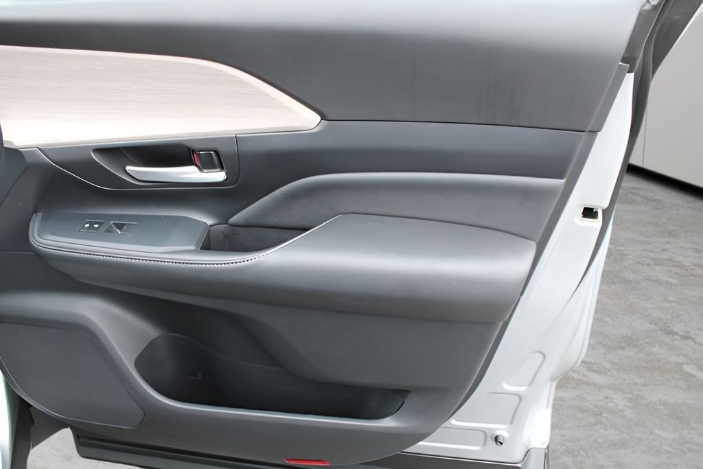 Certified 2024 Toyota Grand Highlander Platinum image 26