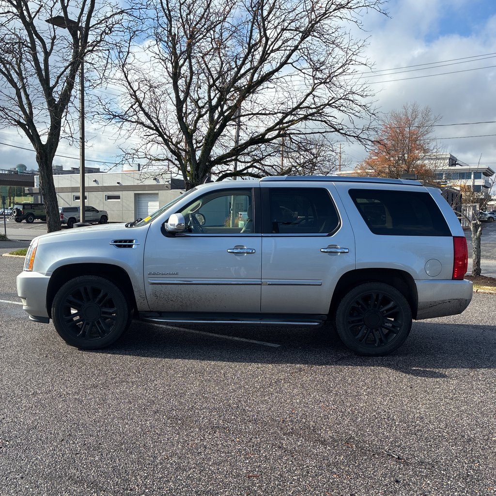 Used 2013 Cadillac Escalade Luxury image 9