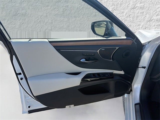 New 2025 Lexus ES 350 Ultra Luxury image 21