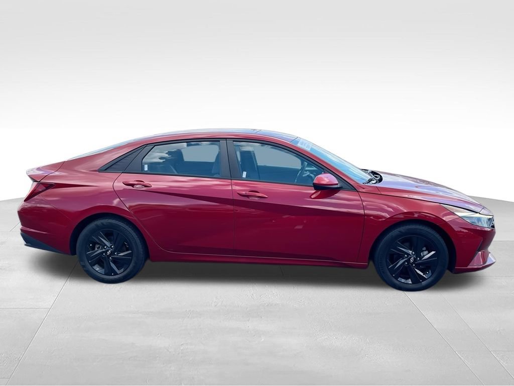 Used 2023 Hyundai Elantra Blue FWD image 9