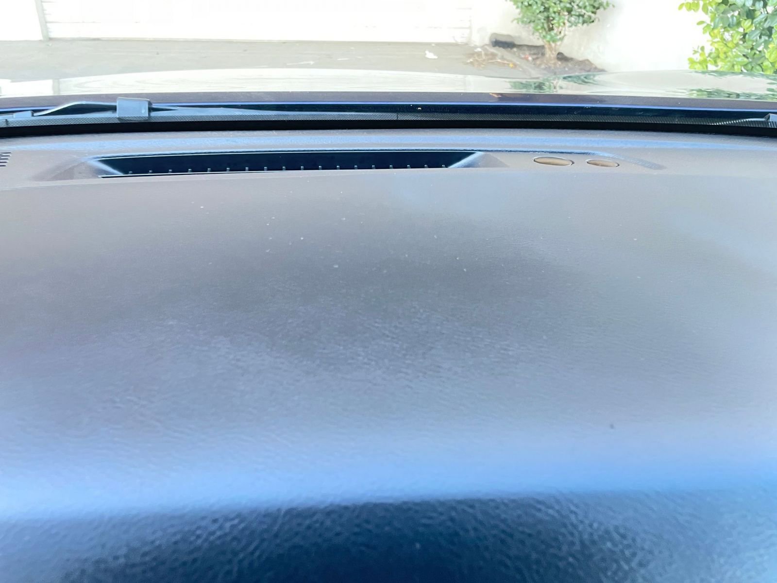 Used 2025 Nissan Rogue SV image 17