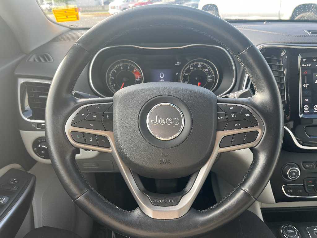 Used 2020 Jeep Cherokee Limited w/ Luxury Group AWD/4WD image 33