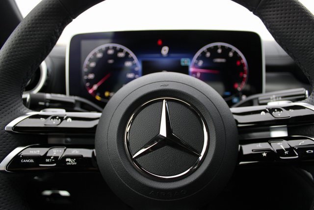 Used 2024 Mercedes-Benz C 300 4MATIC Sedan image 17