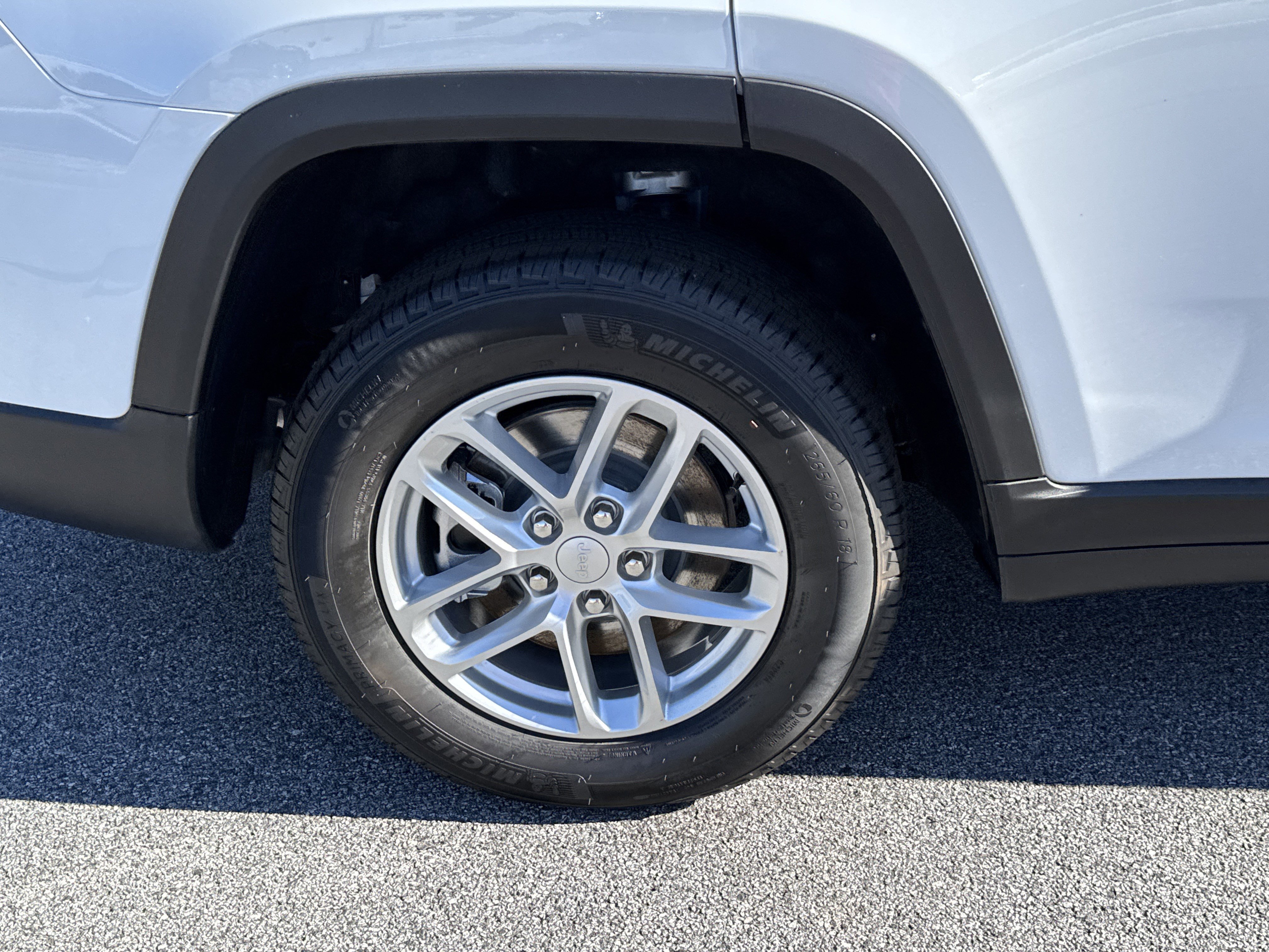 New 2025 Jeep Grand Cherokee L Laredo w/ Luxury Tech Group I image 12