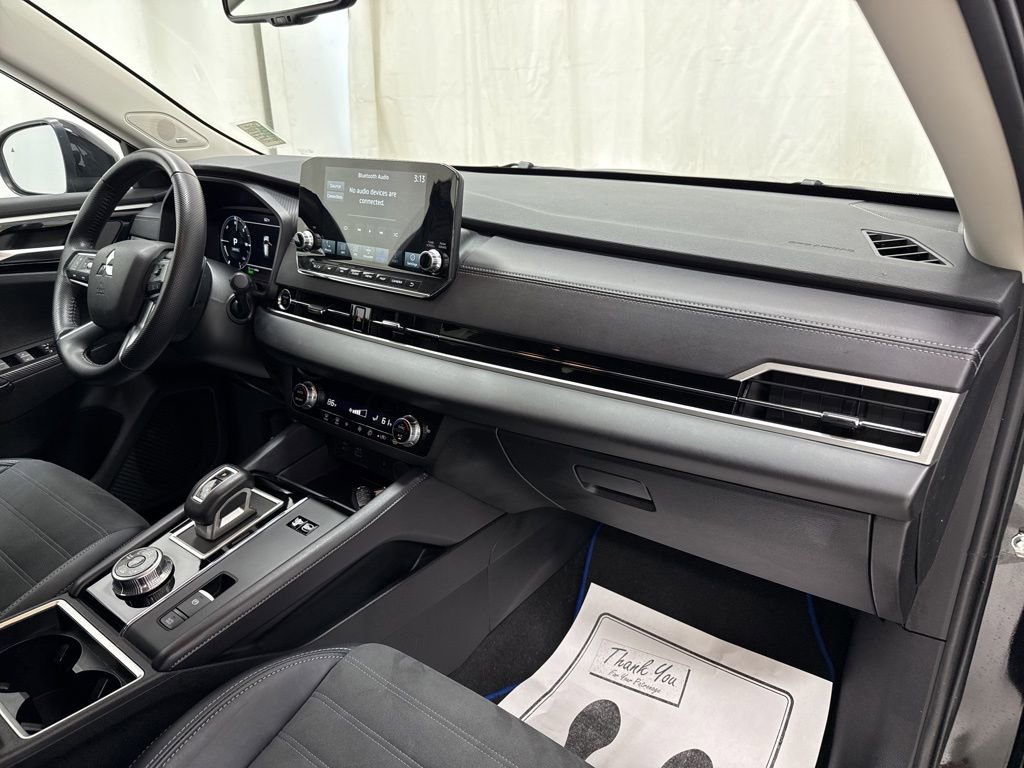 Used 2024 Mitsubishi Outlander SE image 10