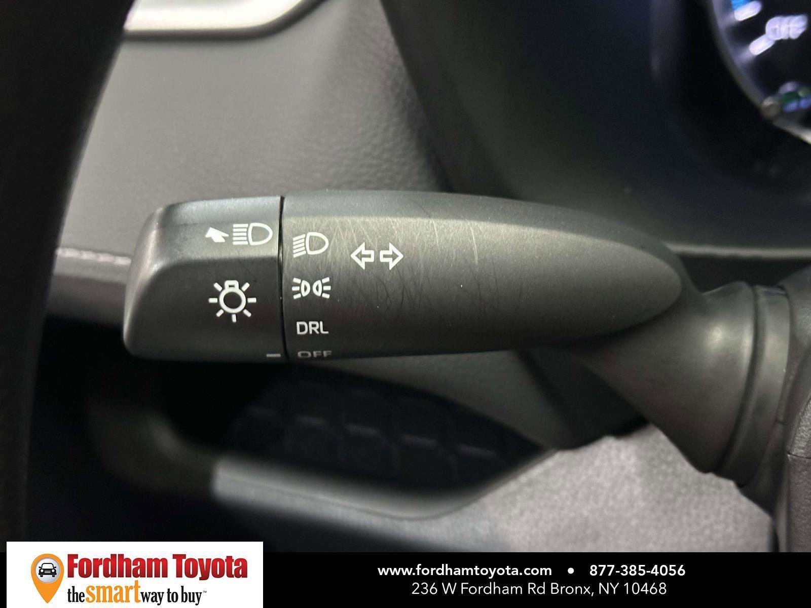 Used 2022 Toyota RAV4 LE AWD/4WD image 30