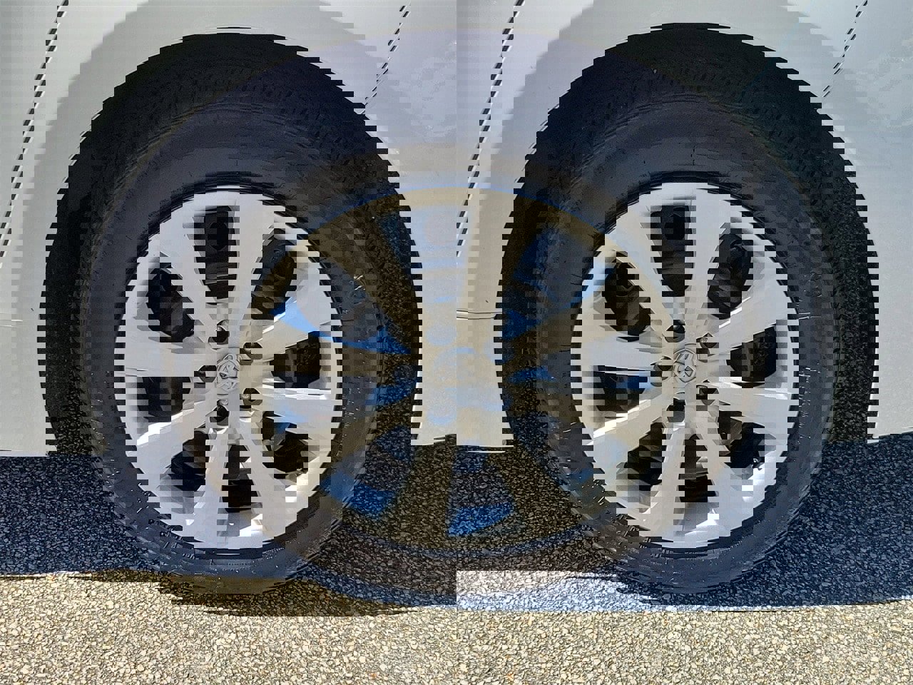 Used 2024 Toyota Corolla LE image 5