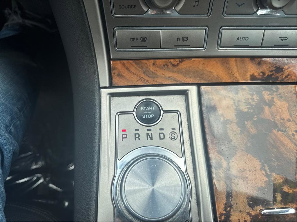 Used 2011 Jaguar XF RWD image 21