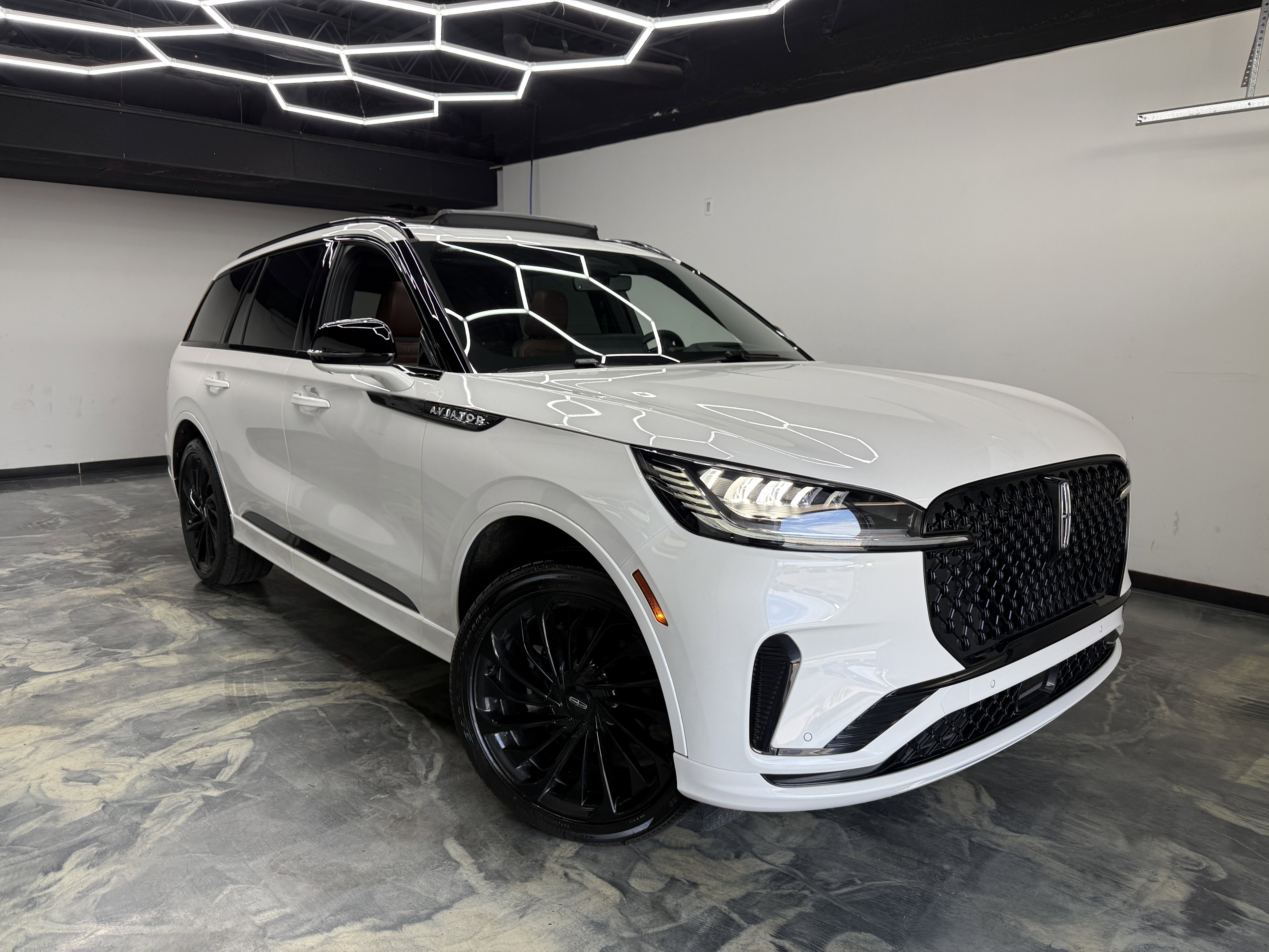 Used 2026 Lincoln Aviator Reserve w/ Jet Appearance Package AWD/4WD image 6