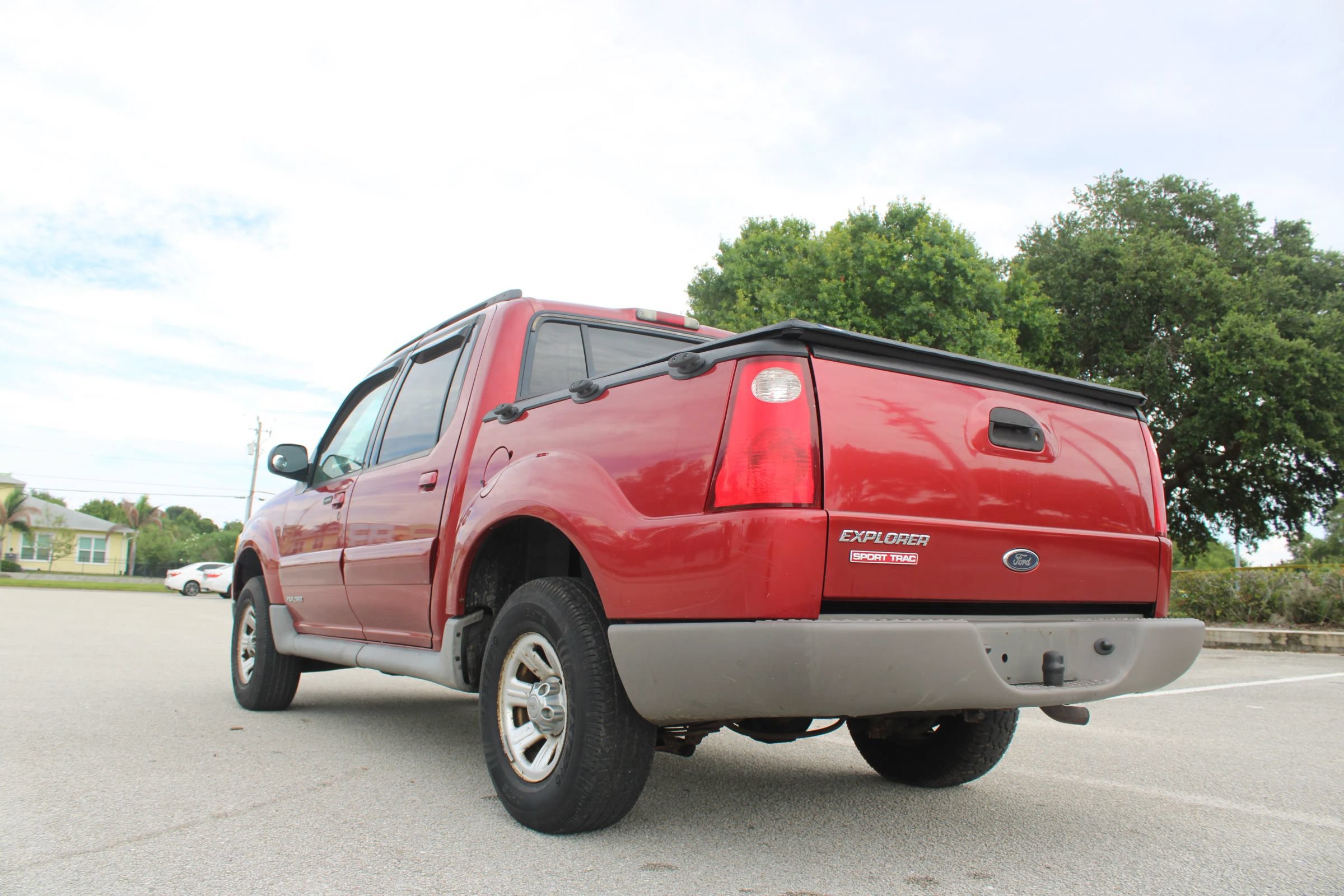 Used 2001 Ford Explorer Sport Trac 4x4 image 8