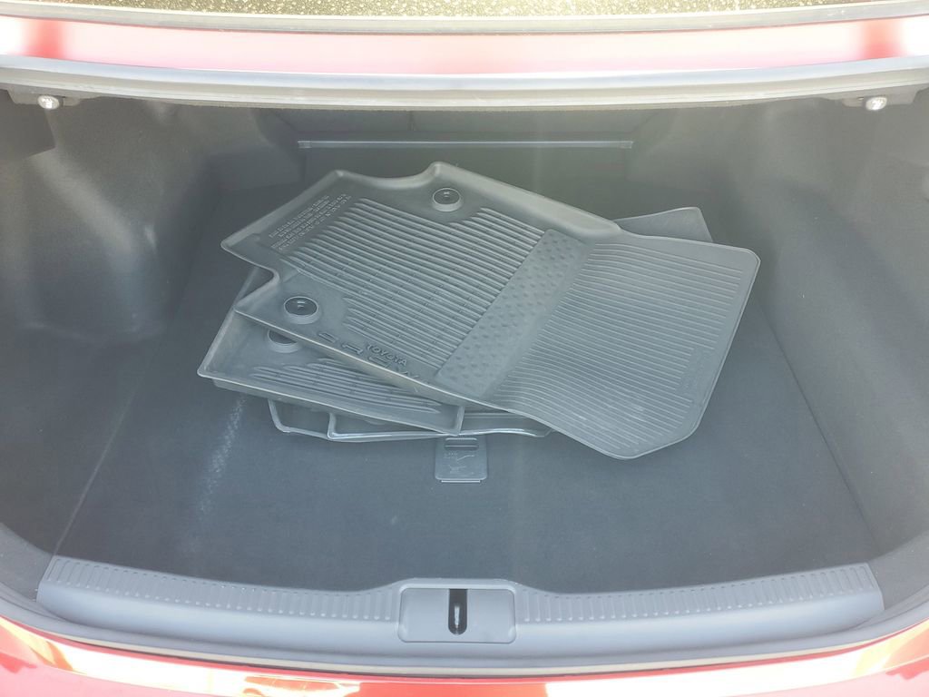 Used 2023 Toyota Crown Limited image 8