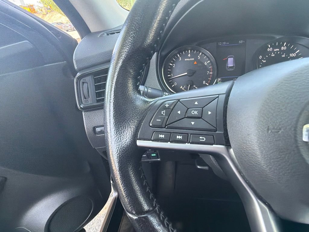 Used 2020 Nissan Rogue SV w/ Sun & Sound Touring Package AWD/4WD image 18
