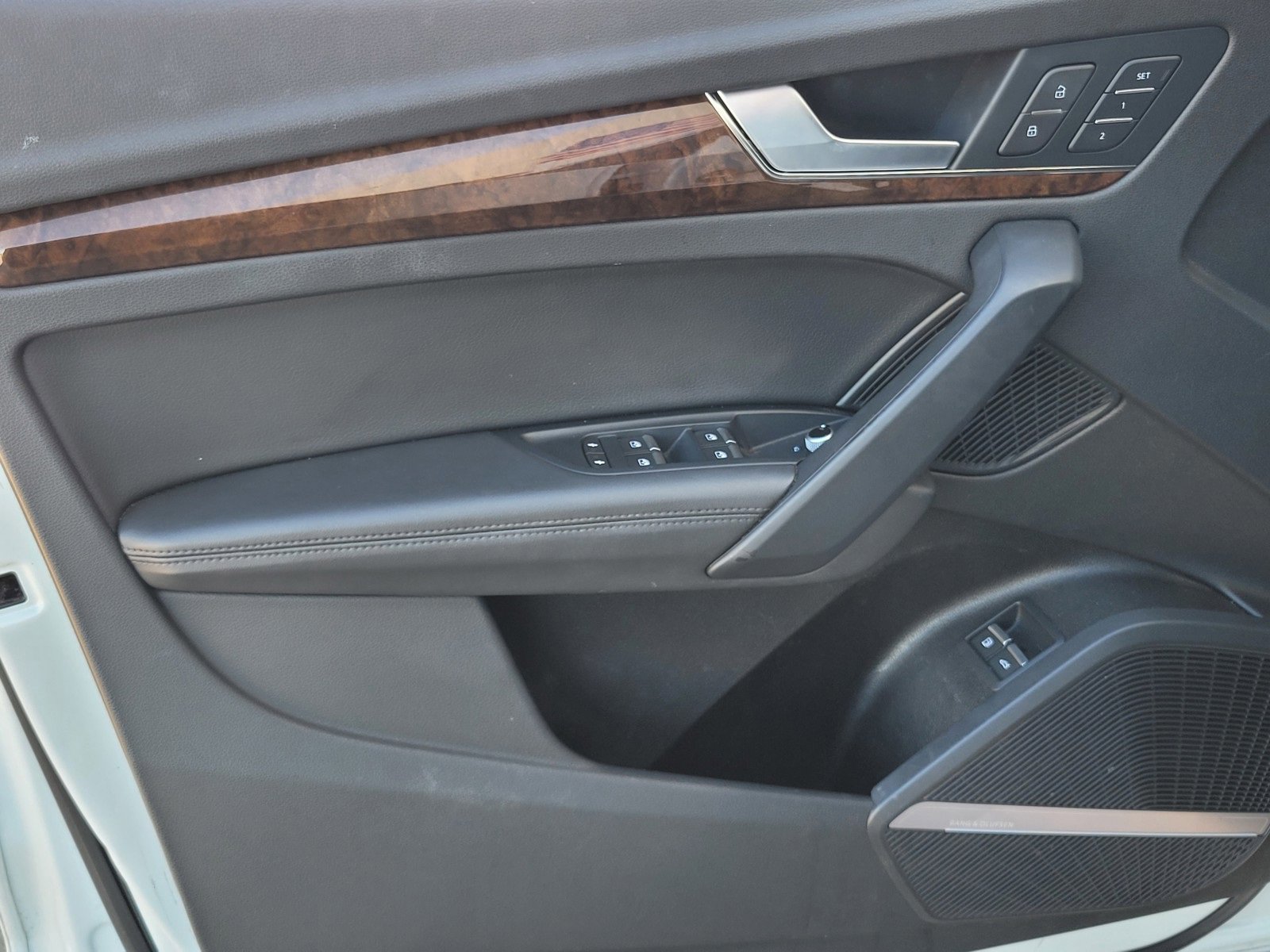 Used 2020 Audi Q5 e Premium Plus w/ Premium Plus Package image 14