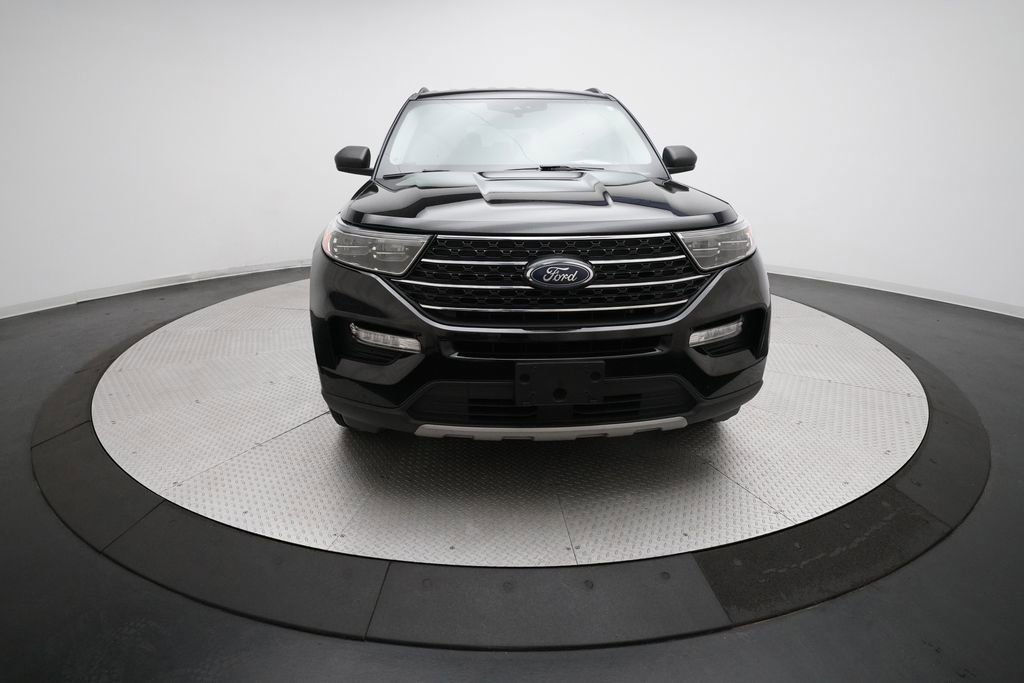 Used 2023 Ford Explorer XLT w/ Equipment Group 202A image 11