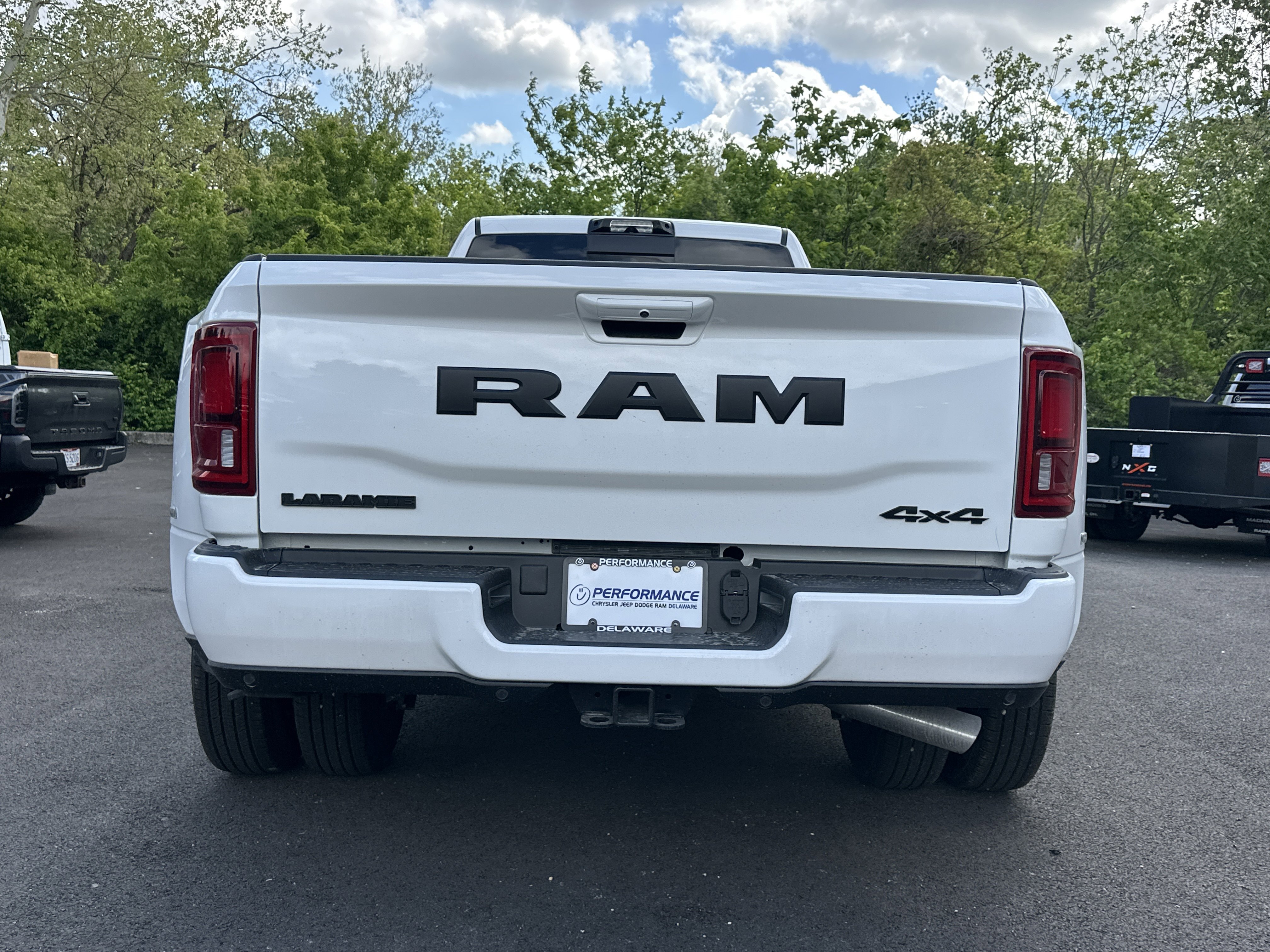 New 2026 RAM 3500 Laramie AWD/4WD image 16