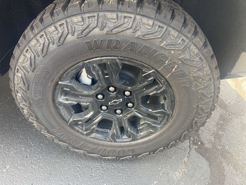 New 2026 Chevrolet Silverado 1500 ZR2 image 6