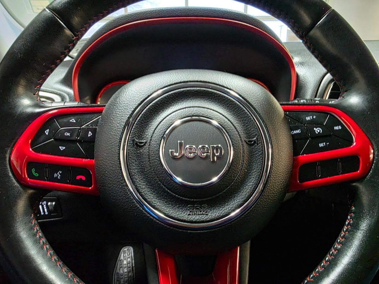 Used 2019 Jeep Compass Trailhawk w/ Leather Interior Group AWD/4WD image 28