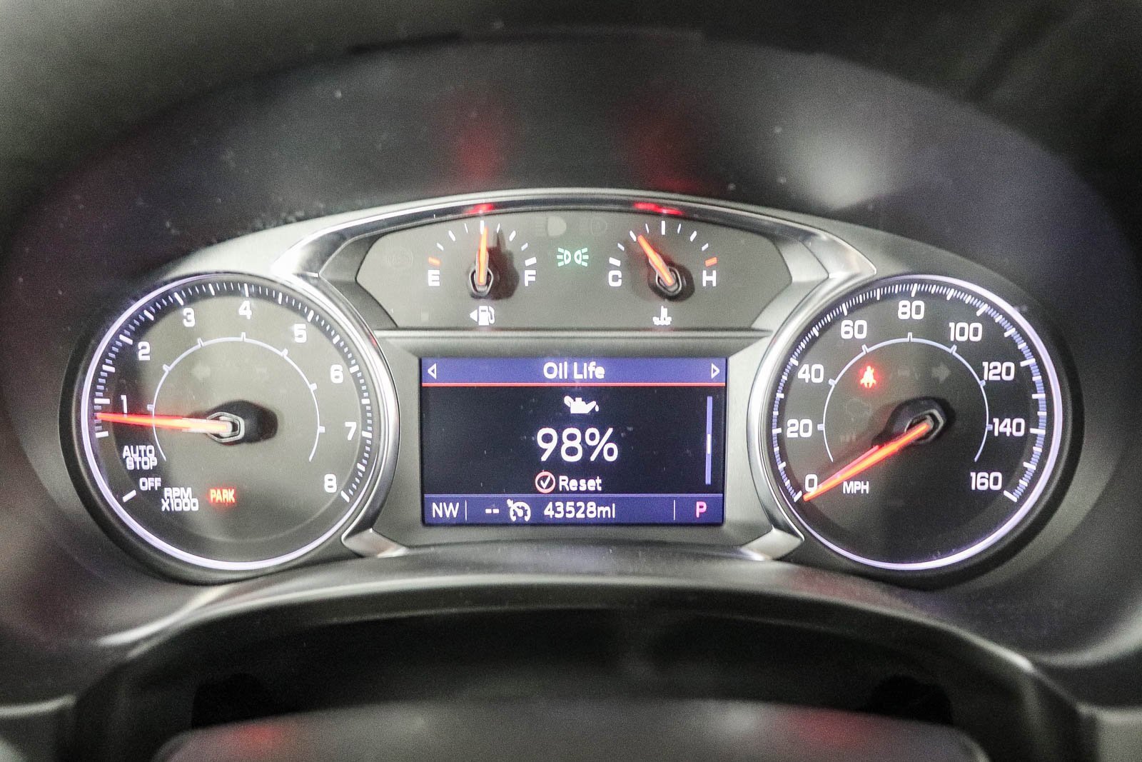 Used 2024 GMC Terrain SLT image 23