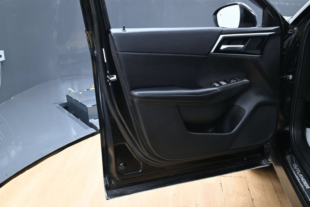 Used 2022 Mitsubishi Outlander SE FWD image 42