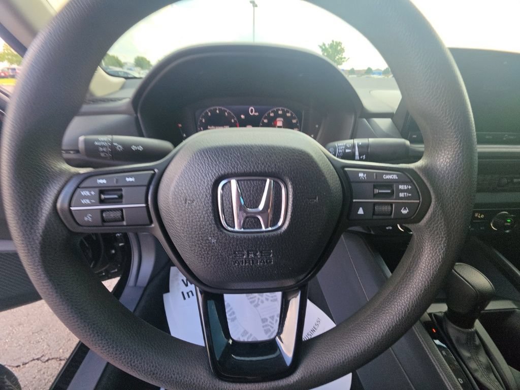 Used 2025 Honda Accord SE image 15