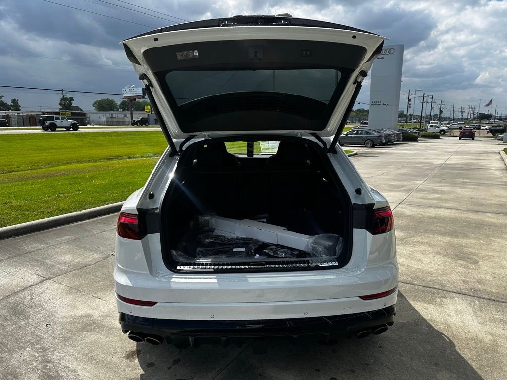 New 2026 Audi SQ8 Premium Plus AWD/4WD image 8