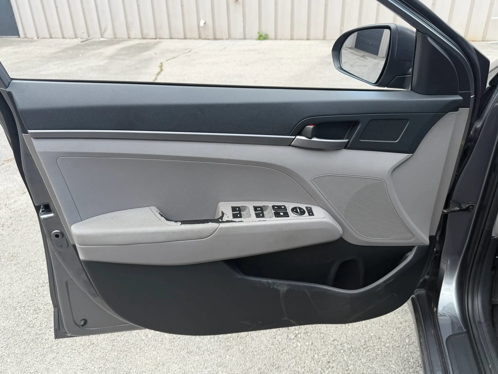 Used 2018 Hyundai Elantra SE FWD image 14