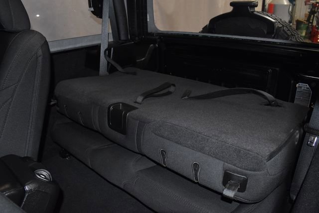 Used 2023 Jeep Wrangler Sport image 28