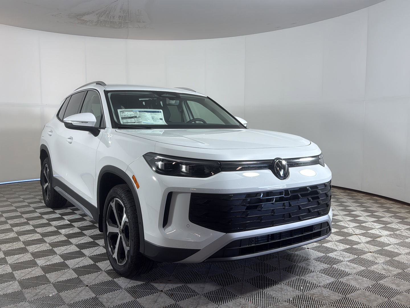 New 2026 Volkswagen Tiguan SE