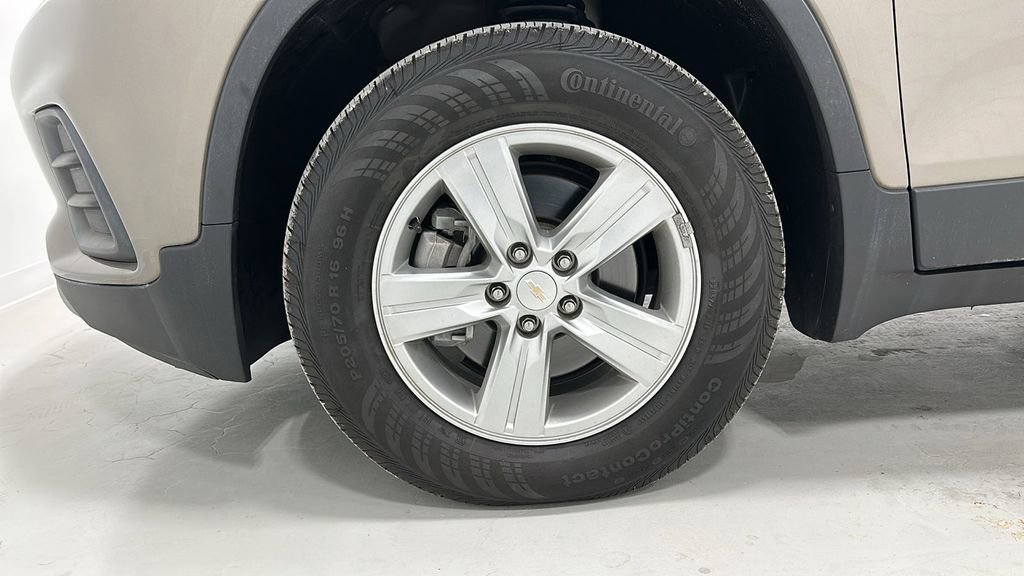 Used 2022 Chevrolet Trax LT w/ Premium Seat Package image 14