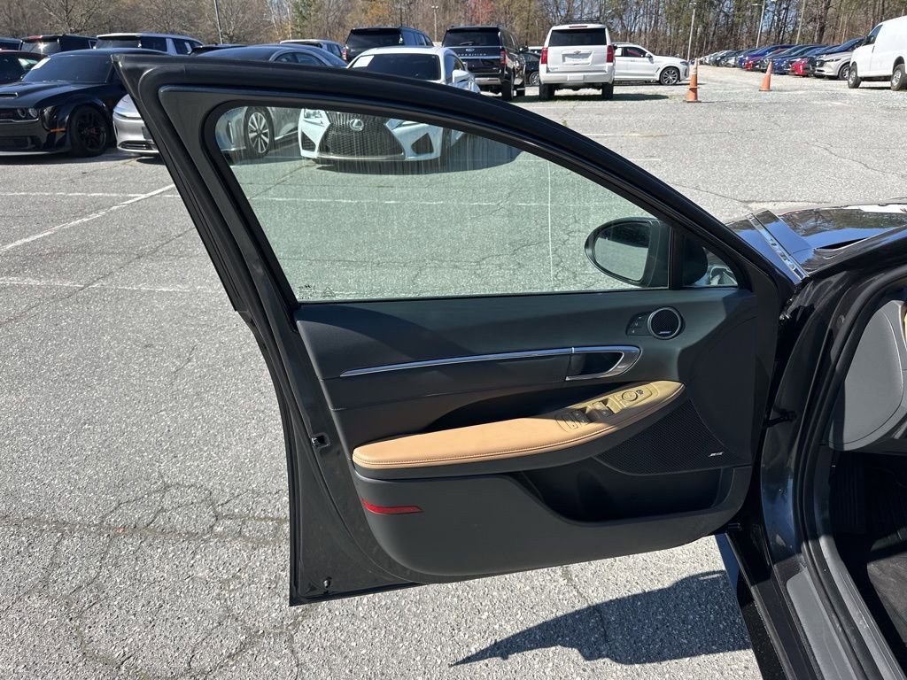 Used 2022 Hyundai Sonata Limited FWD image 22