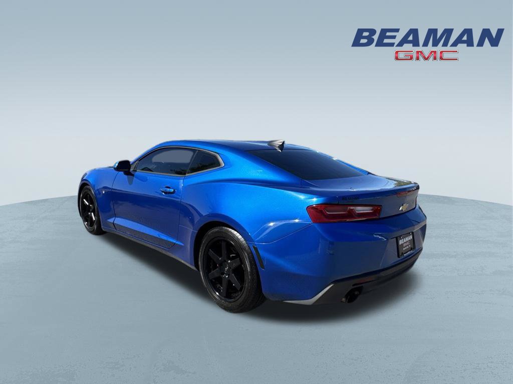 Used 2017 Chevrolet Camaro LT RWD image 5