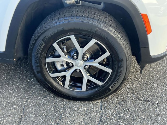 Used 2025 Jeep Grand Cherokee L Limited image 6